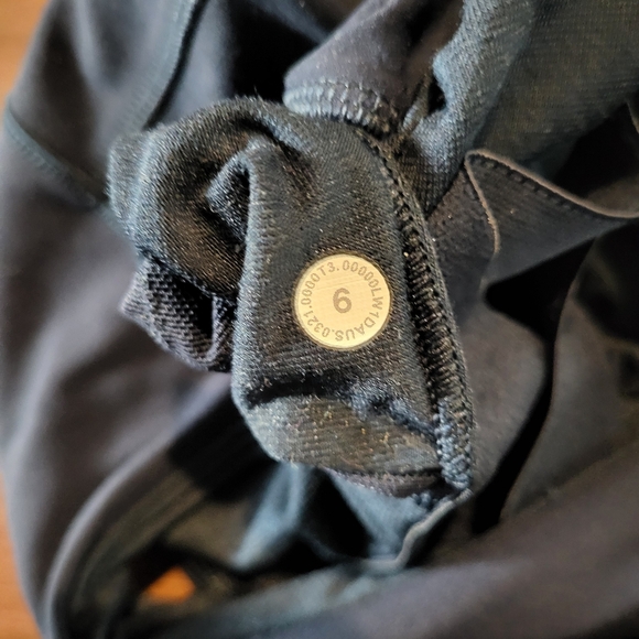 Lululemon Key To Balance Tank In True Navy Size 6 - Picture 2 of 6